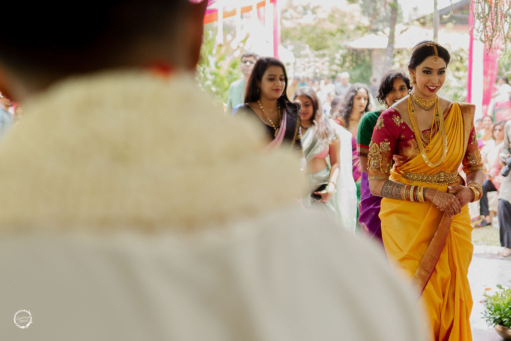 What to Wear for an Engagement Session