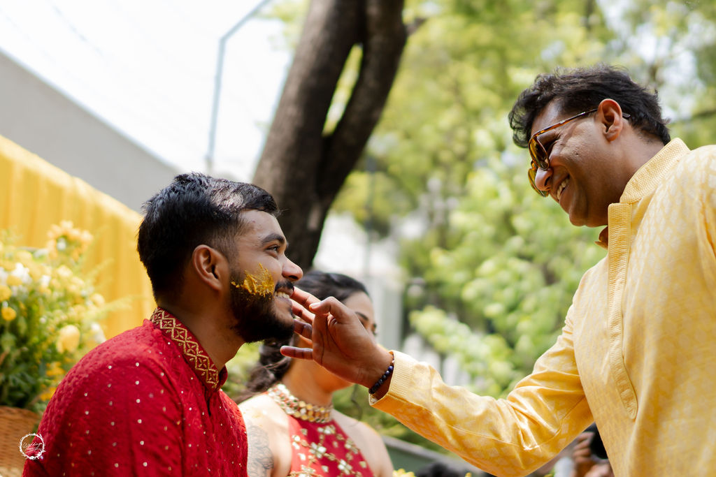 How Wedding Photographers Back Up Photos During a Wedding