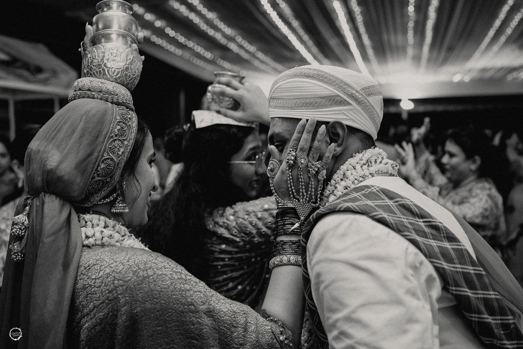 What Is Candid Wedding Photography?